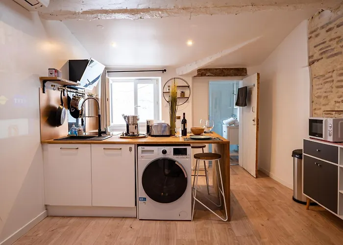 Les Suites Du Castillet