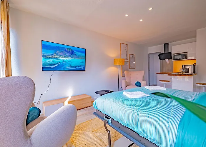 Les Suites Du Castillet