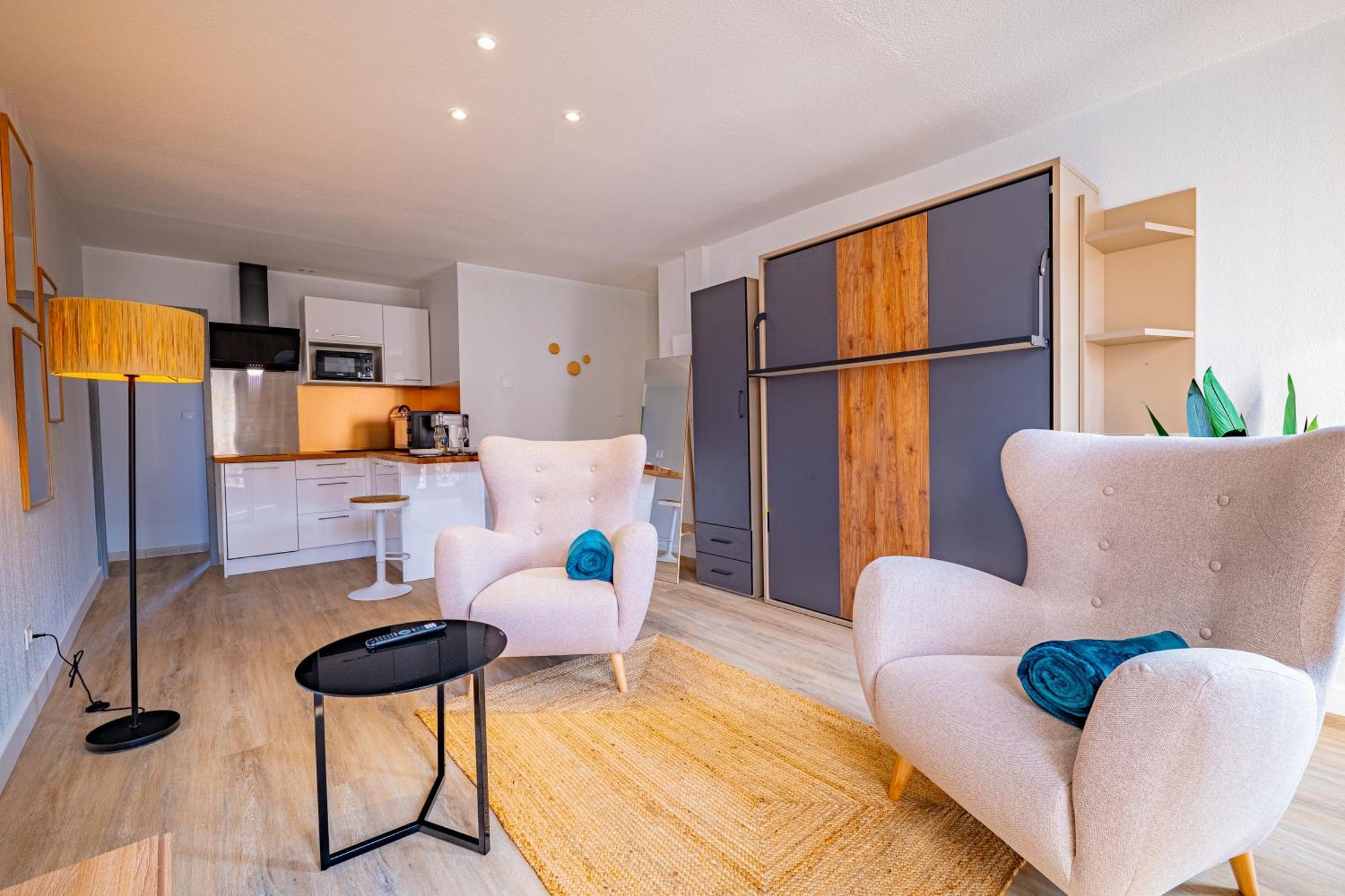 Les Du Castillet Apartment *