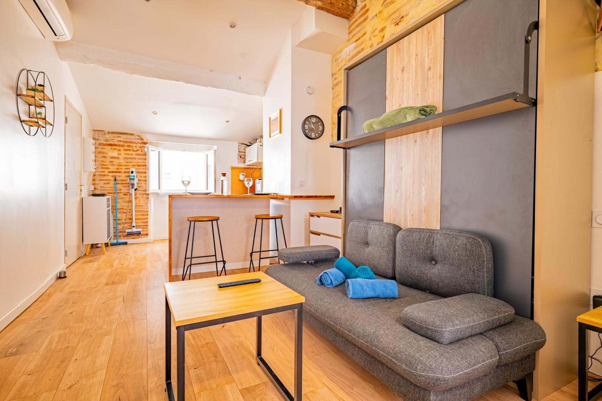 Les Du Castillet Apartment